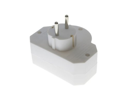 Foto van Randaarde stekkeradapter 2 x euro + 1 x RA met schakelaar wit Randaarde stekkeradapter 2 x euro + 1 x RA met schakelaar wit